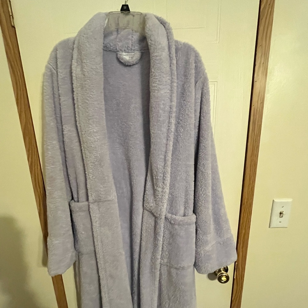 Bath and body works robe